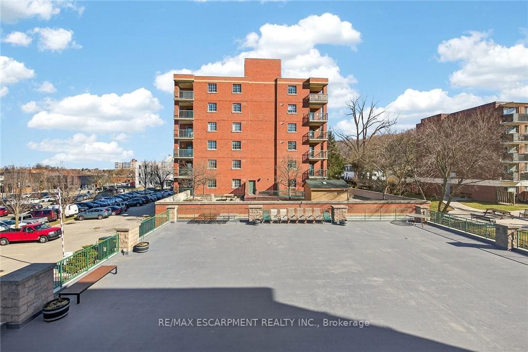 19 Lake Avenue Unit 303 photo 35