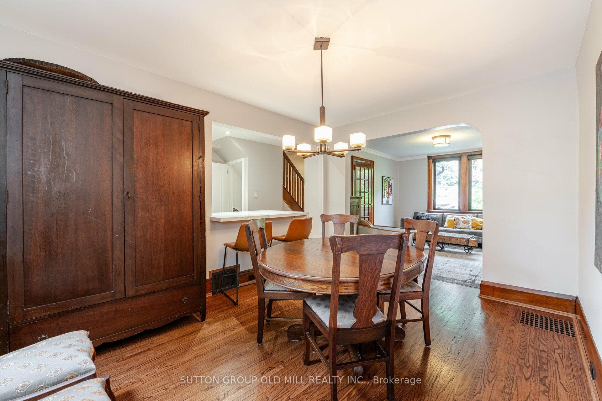 871 Davenport Road photo 10