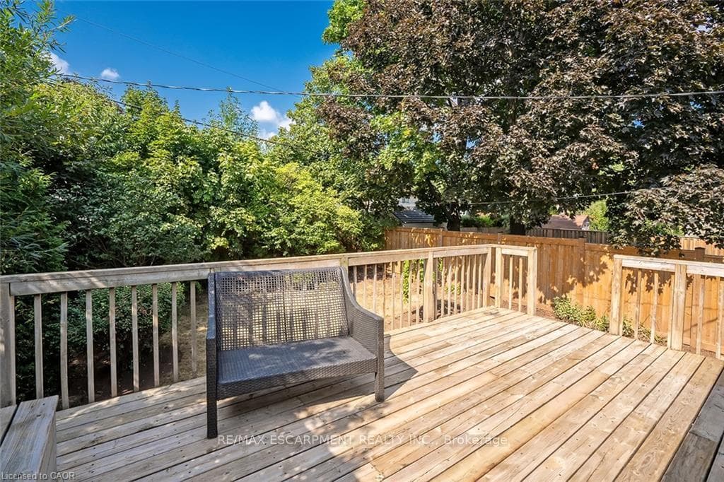 652 Ardleigh Crescent photo 41