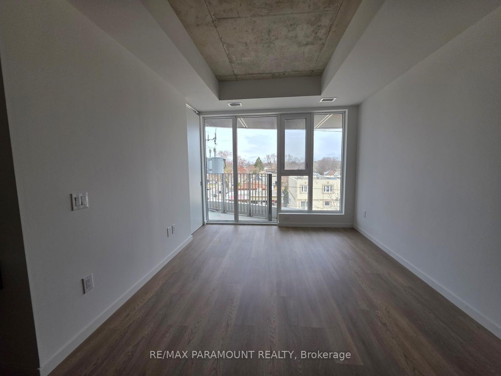 689 The Queensway Drive Unit 418 photo 5