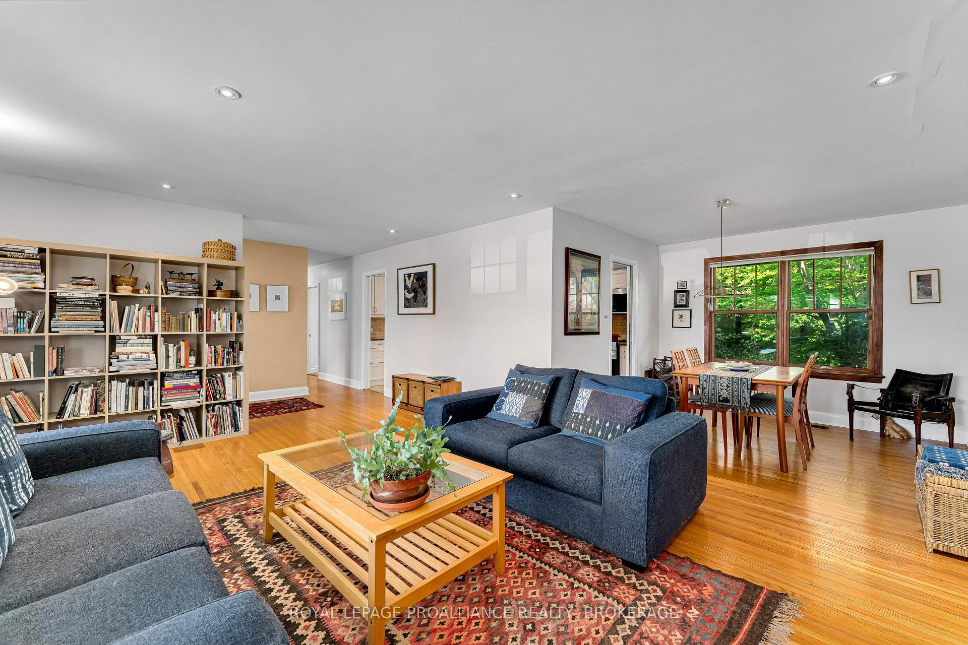 5 Watts Crescent photo 8