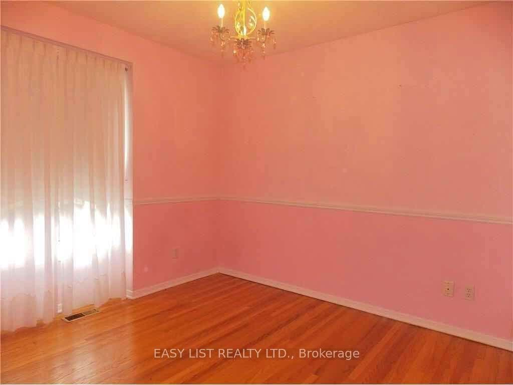 3288 Clearwater Crescent photo 9
