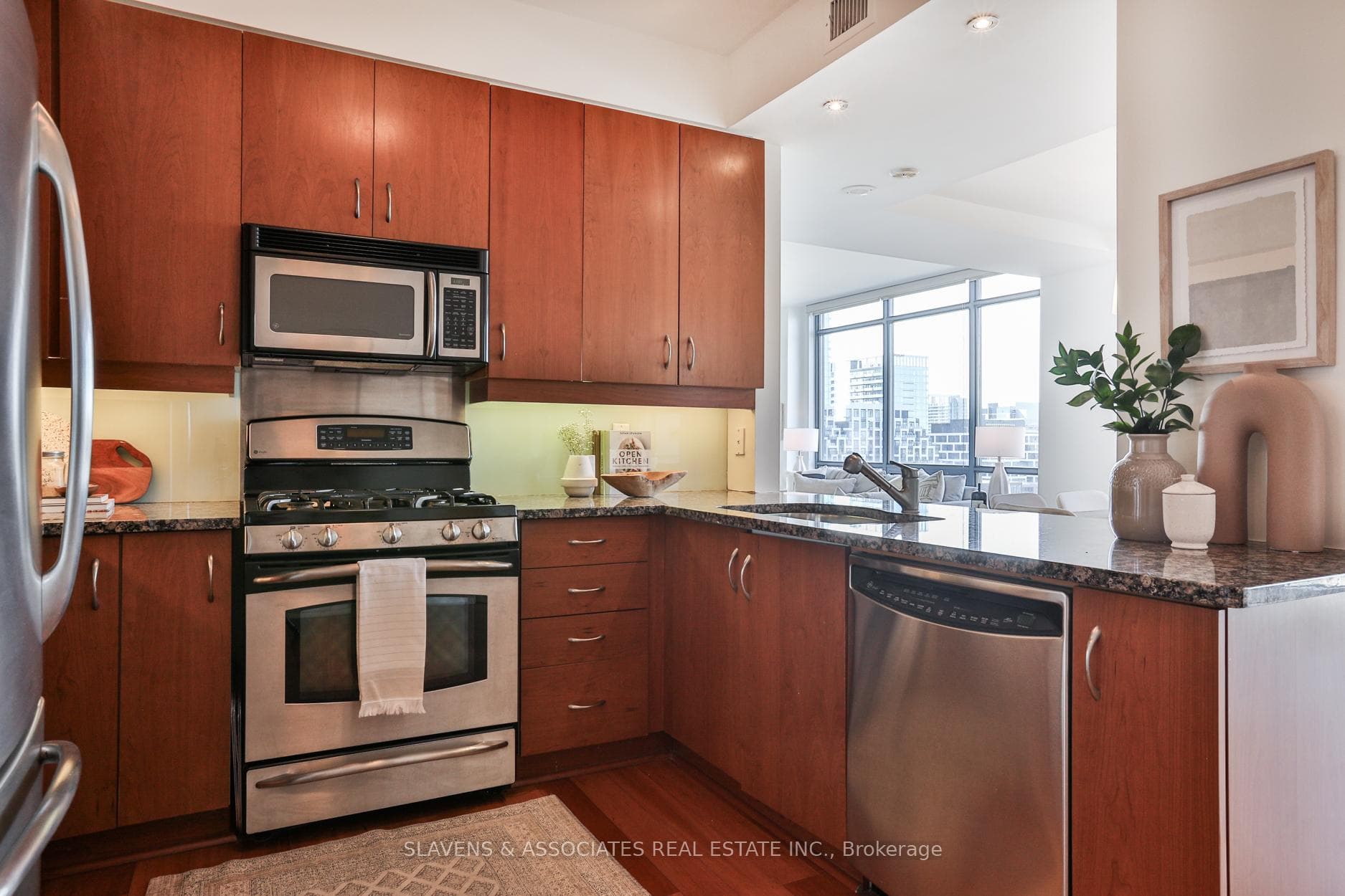 438 King Street Unit 1506 photo 12