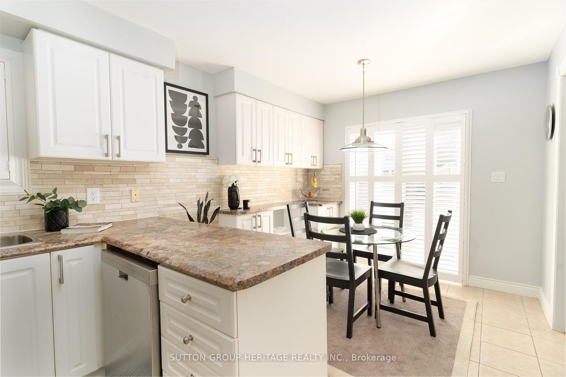 19 Primeau Avenue photo 9