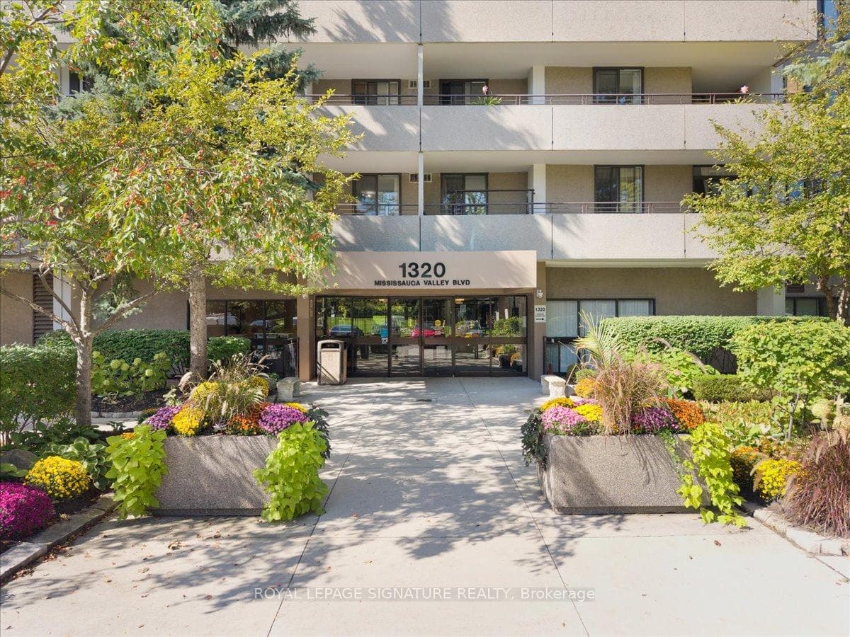 1320 Mississauga Valley Boulevard Unit 601 photo 2