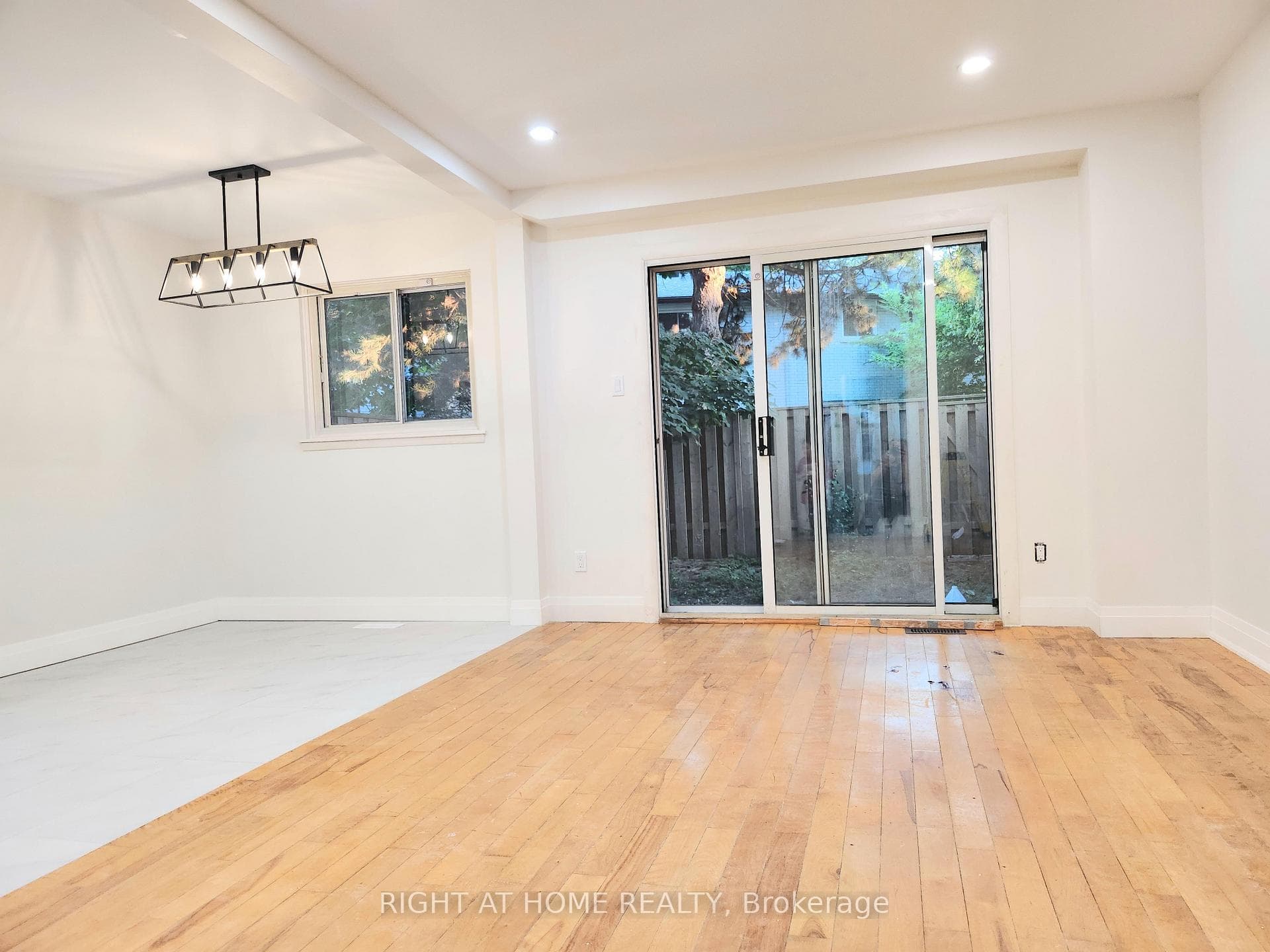 56 Gordon Way photo 2
