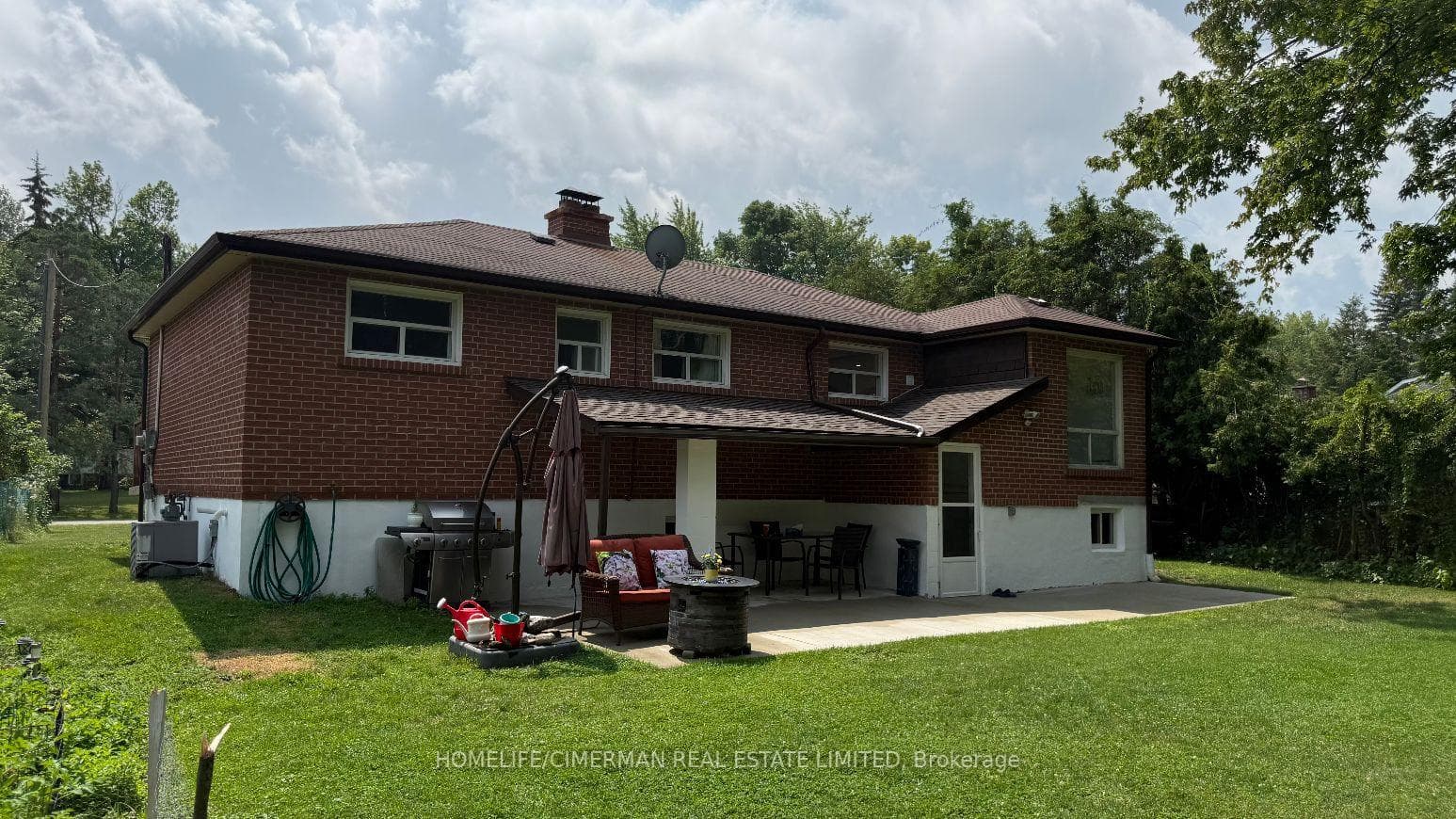 678 Trinity Street photo 19