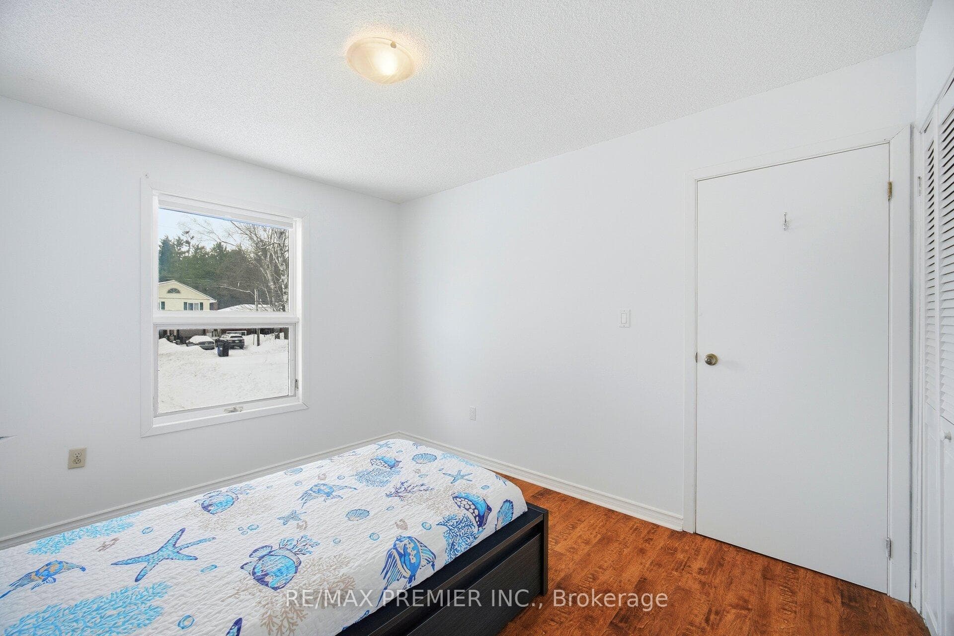 752 Pinegrove Avenue photo 24