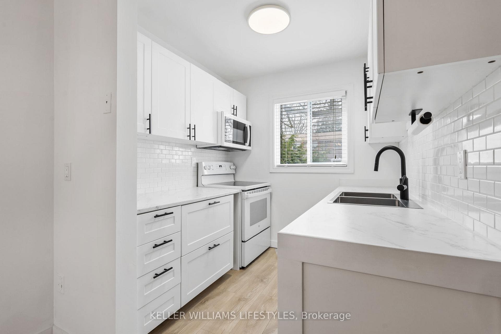 166 Southdale Road Unit 26 photo 13