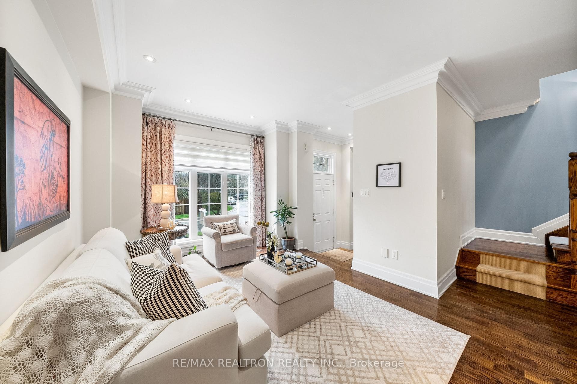 23 Stuart Crescent photo 5