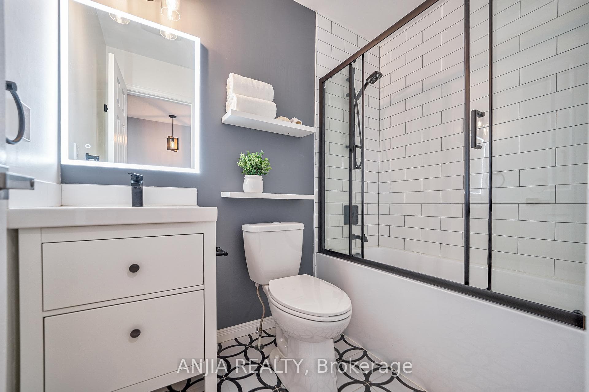 60 Thoroughbred Way photo 40