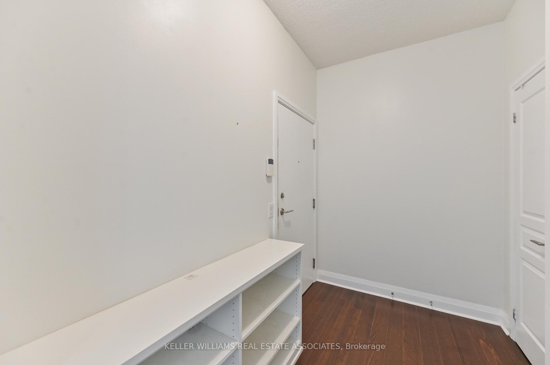 1 Hurontario Street Unit 1308 photo 8