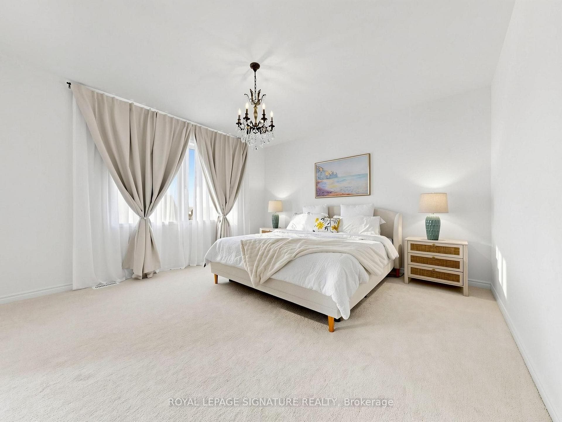 635 Newlove Street photo 25