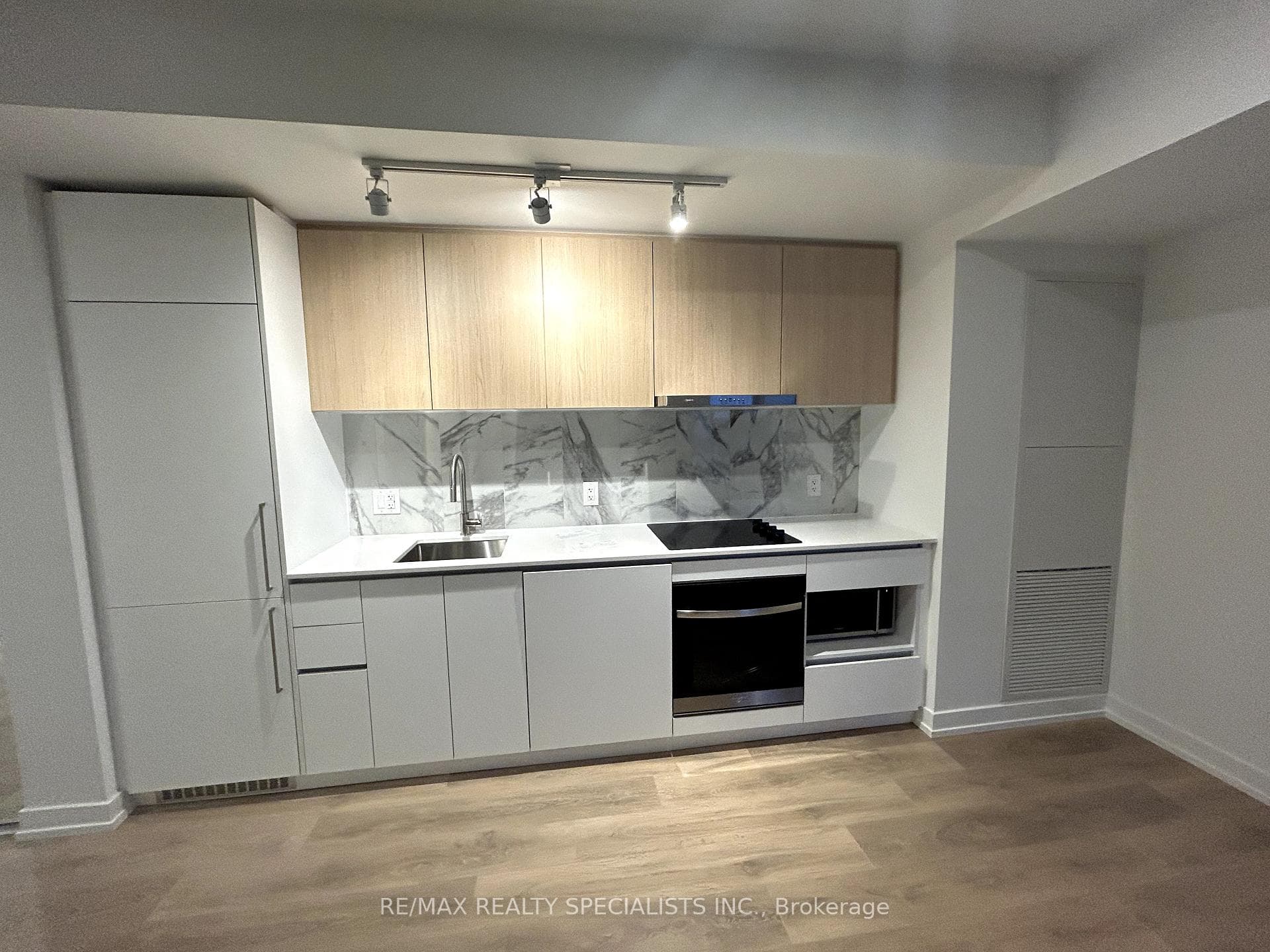 1100 SHEPPARD AVE Avenue Unit 1005 photo 6