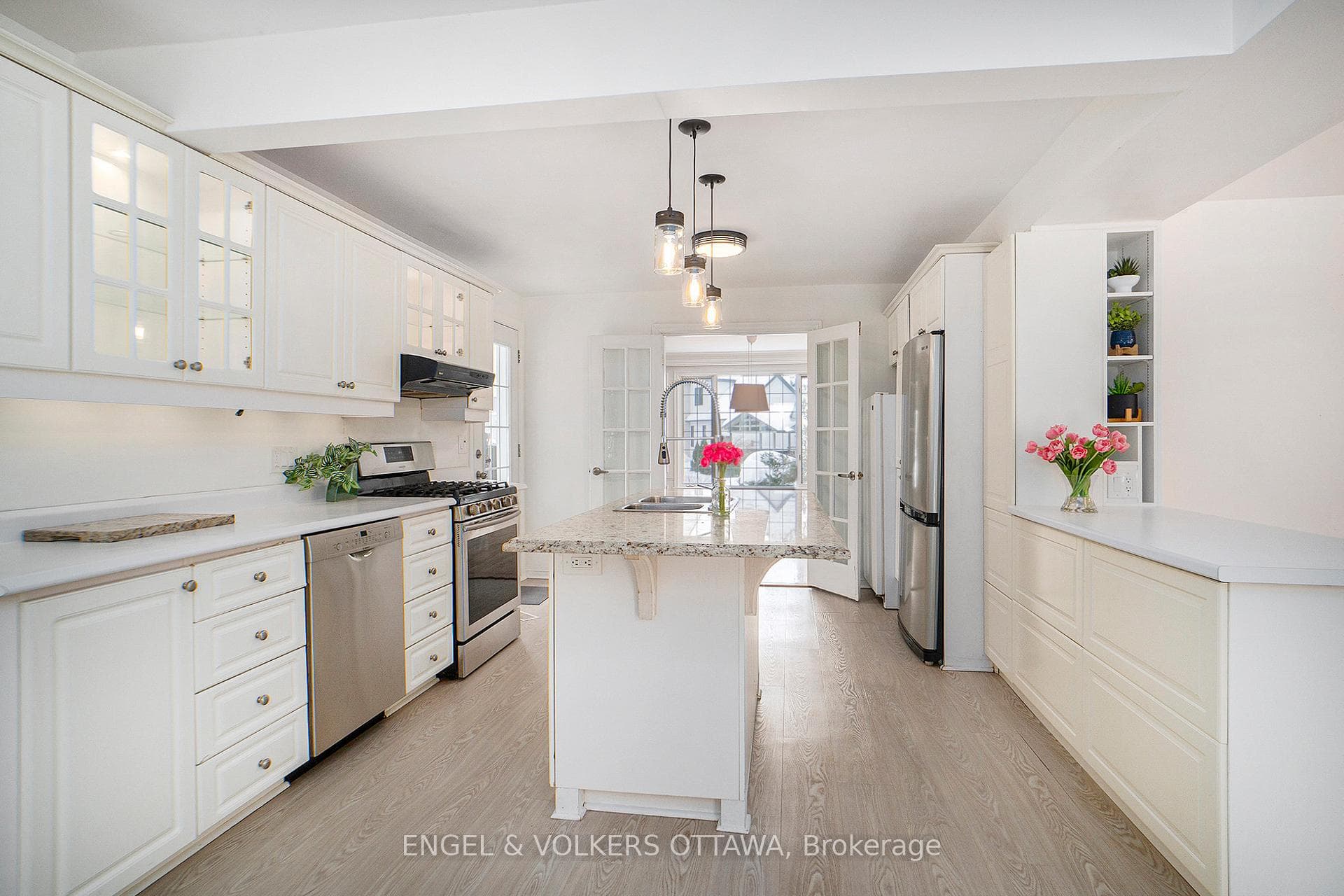 93 Ivy Crescent photo 17