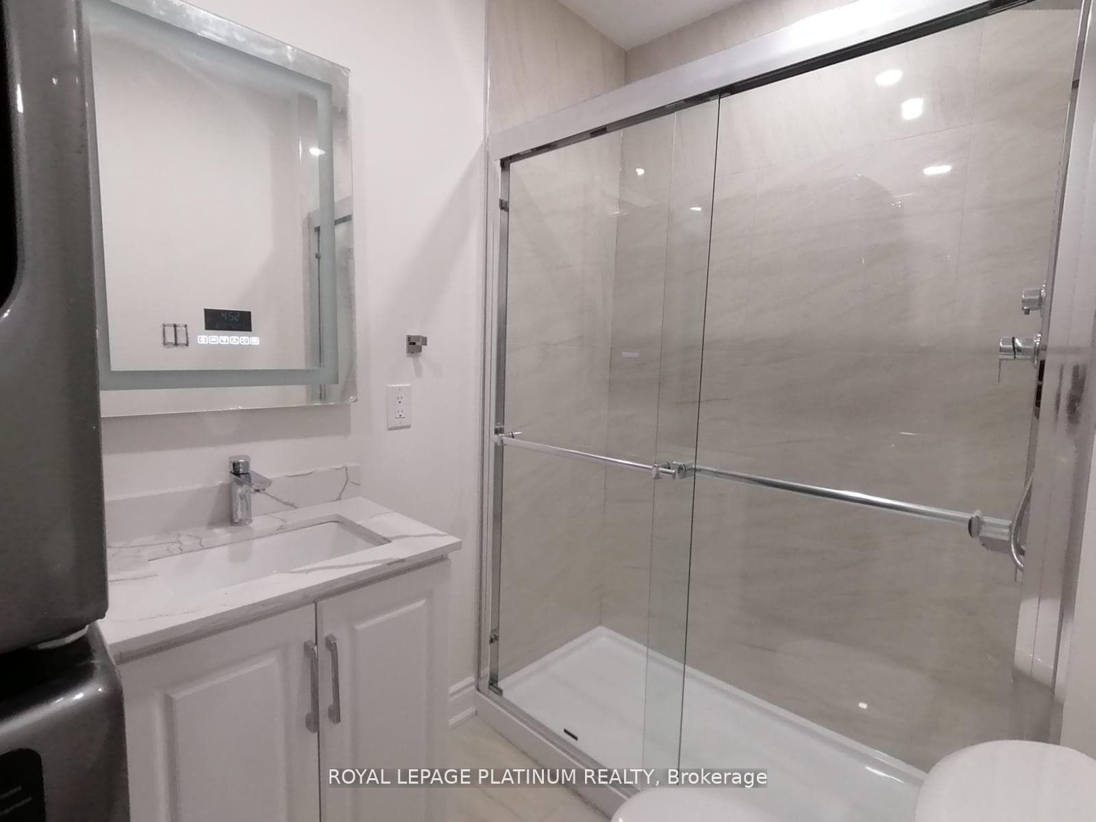 268 Sophia Crescent photo 19