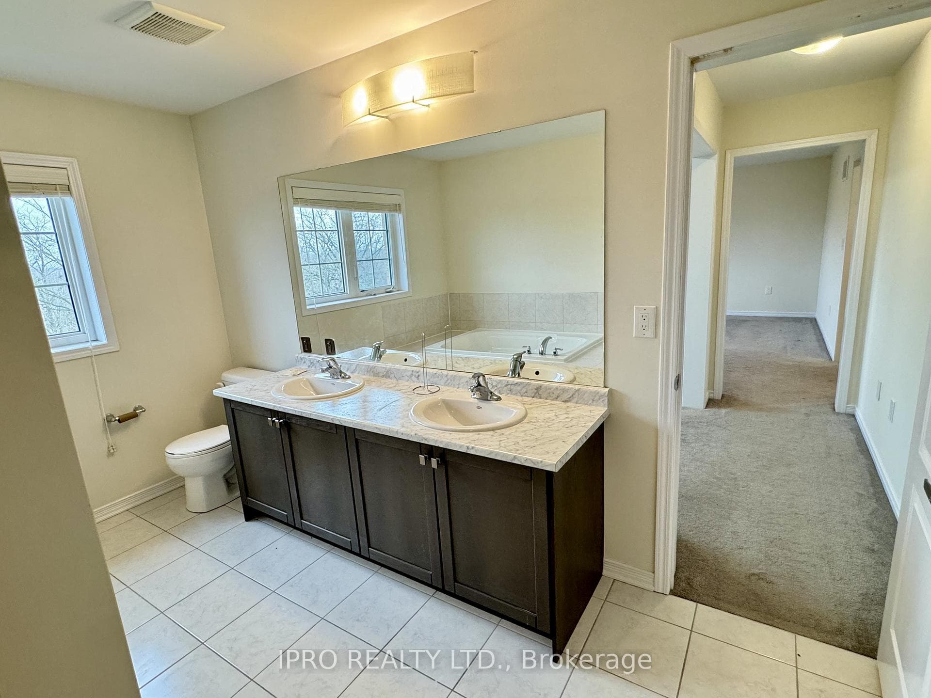 1 Fleming Crescent photo 9