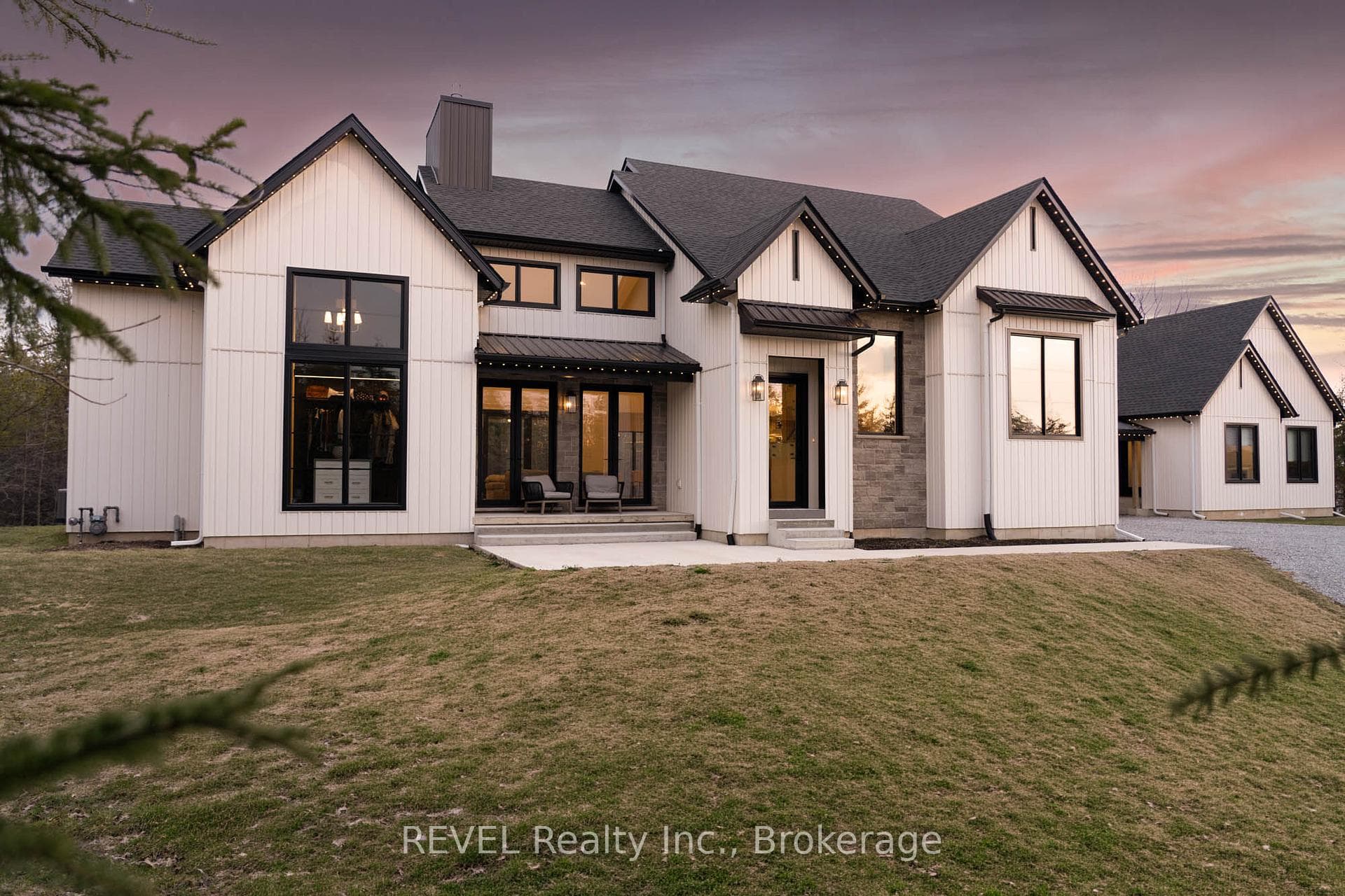 3901 White Road photo 2