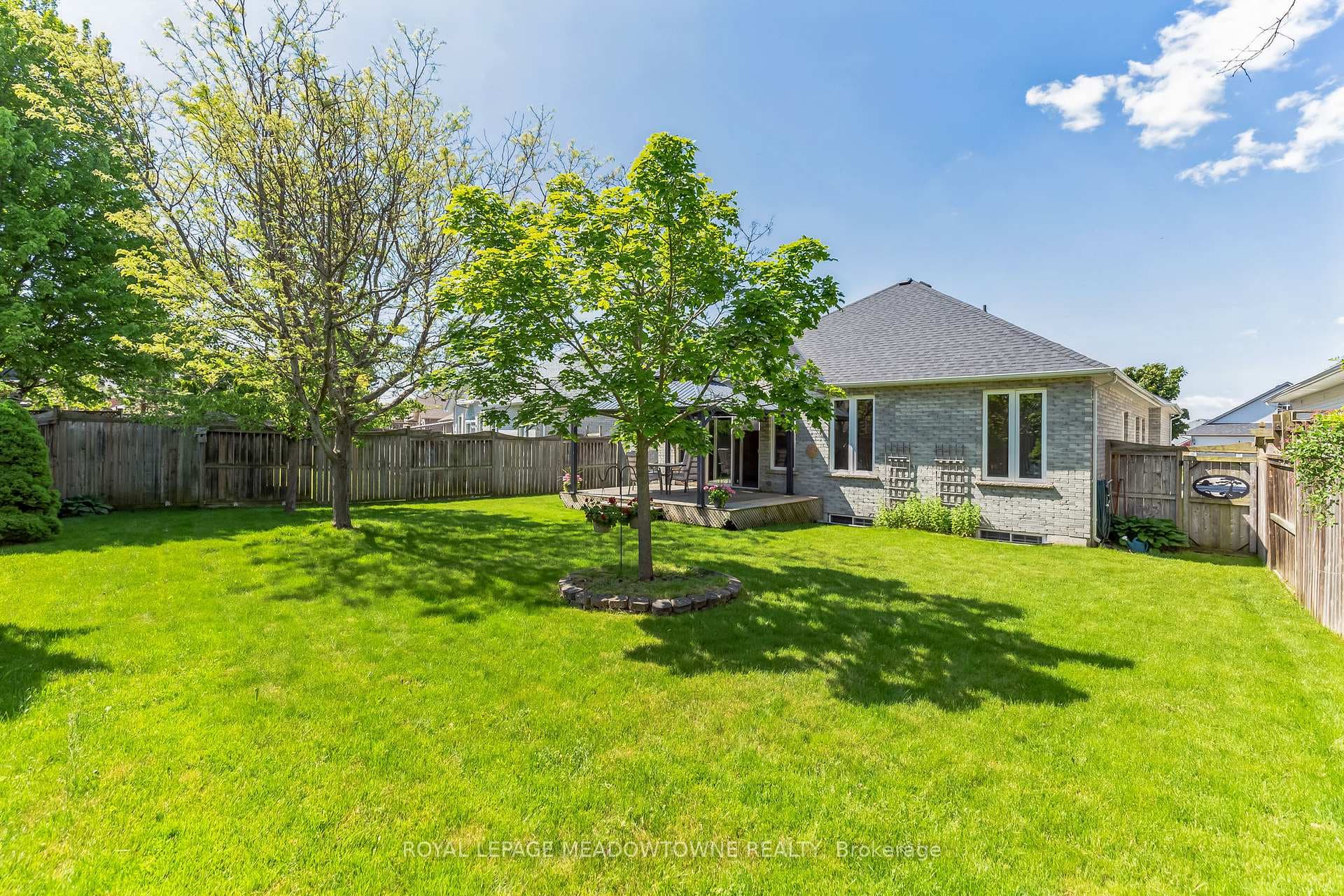 643 Faywood Crescent photo 35