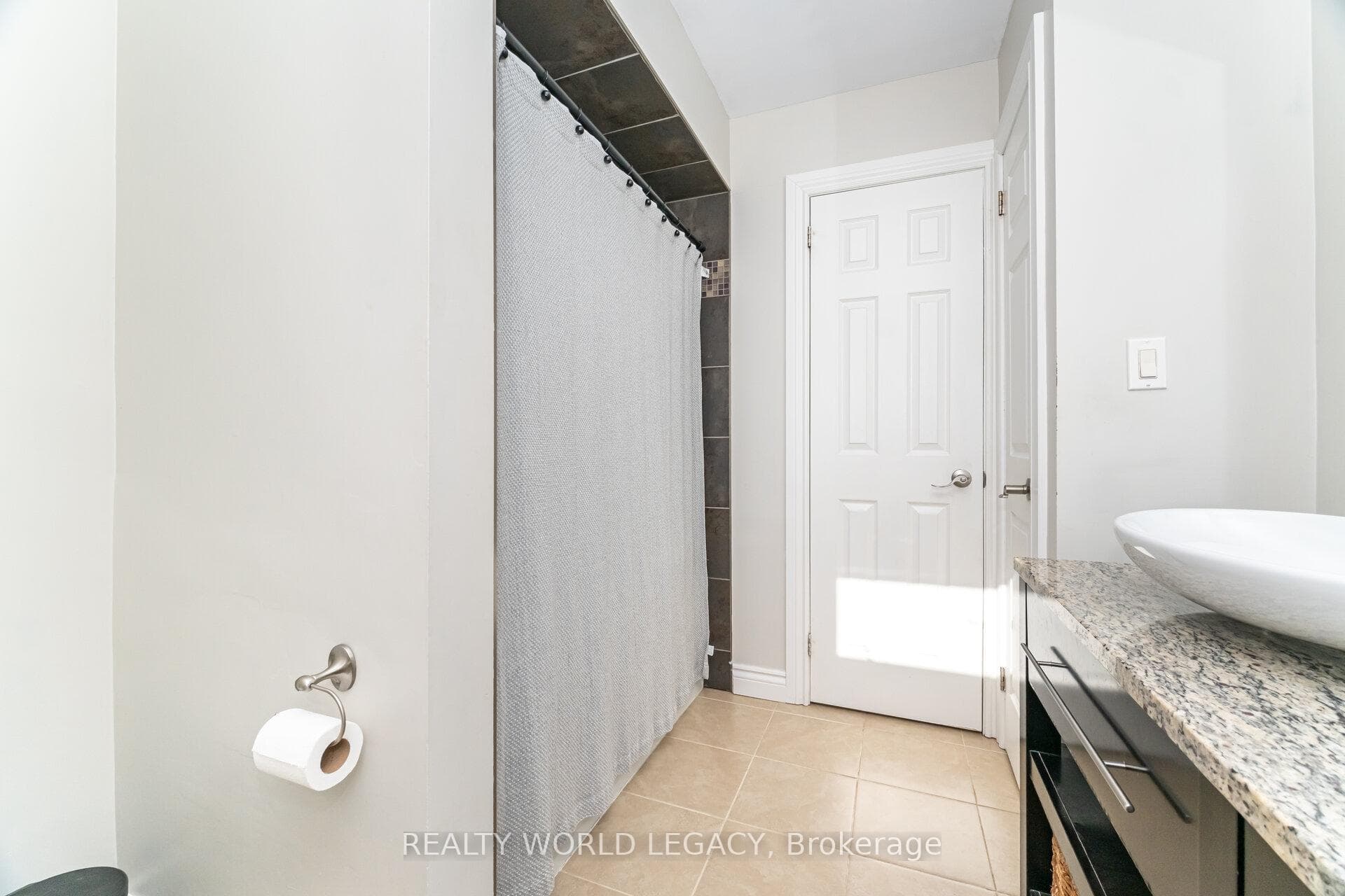 33 Morton Avenue photo 30