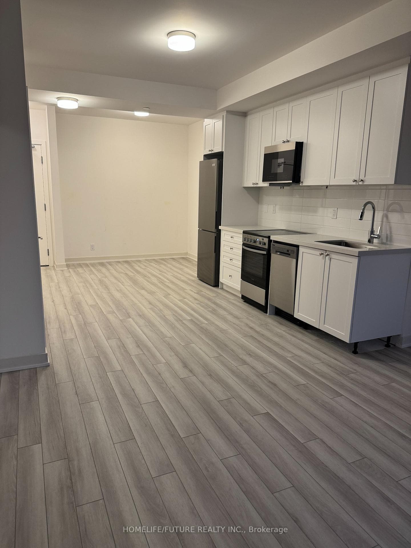 55 Clarington Boulevard Unit 1112 photo 6