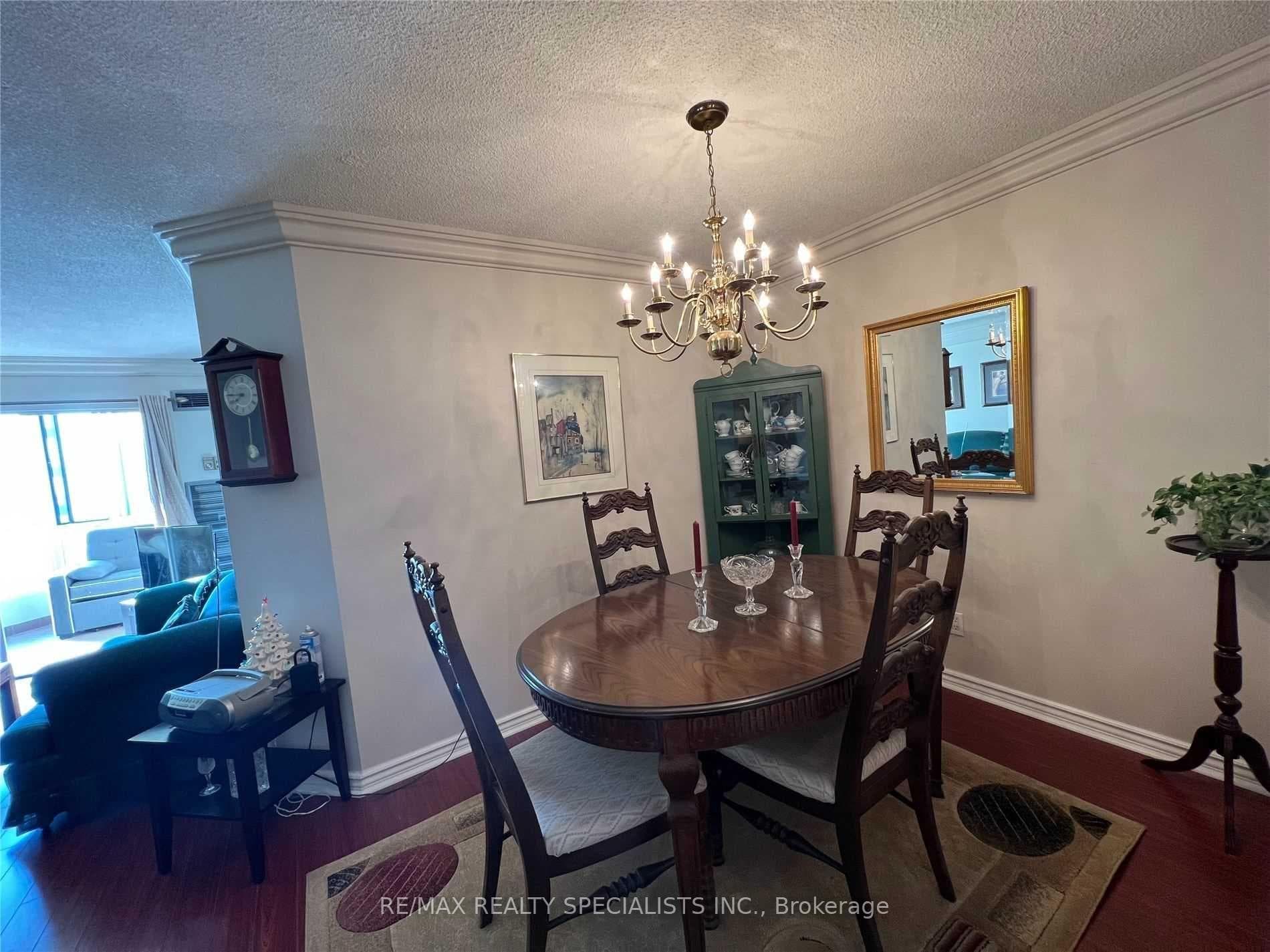 145 Hillcrest Avenue Unit 813 photo 20