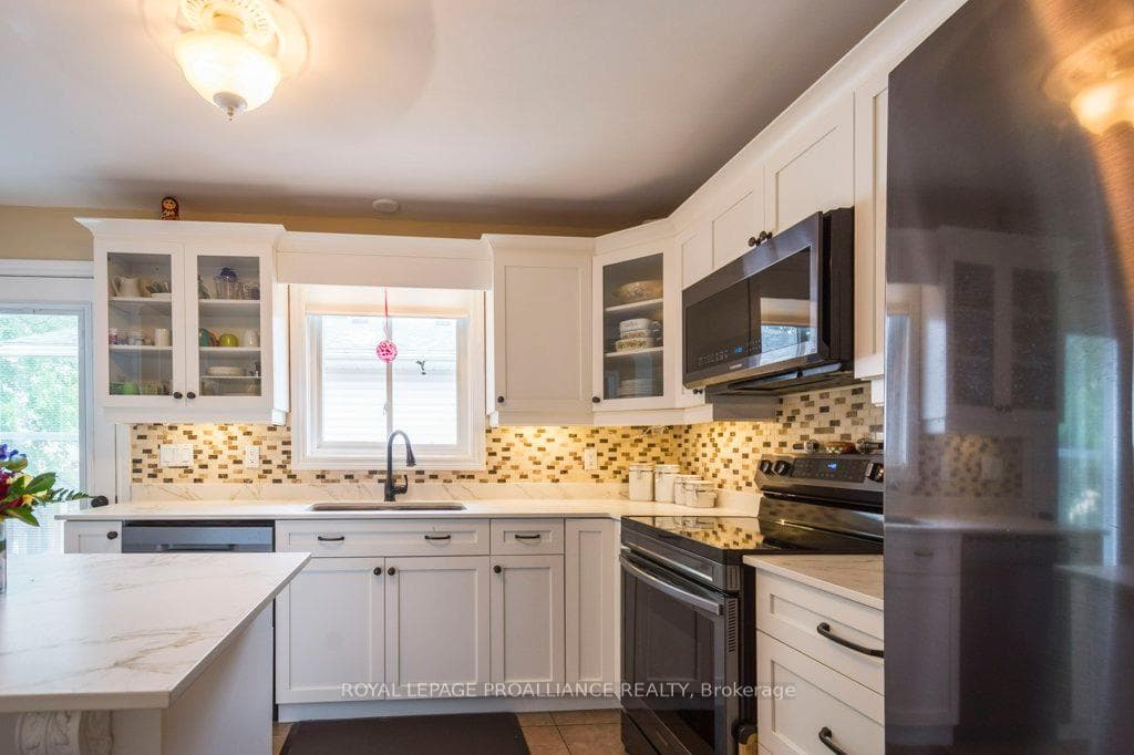 65 O'Neil Crescent photo 13