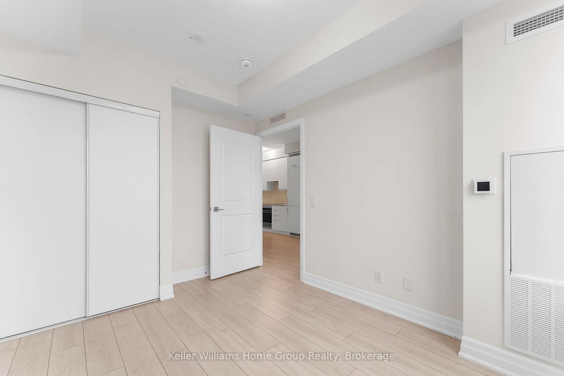 30 Elm Drive Unit 1303 photo 13