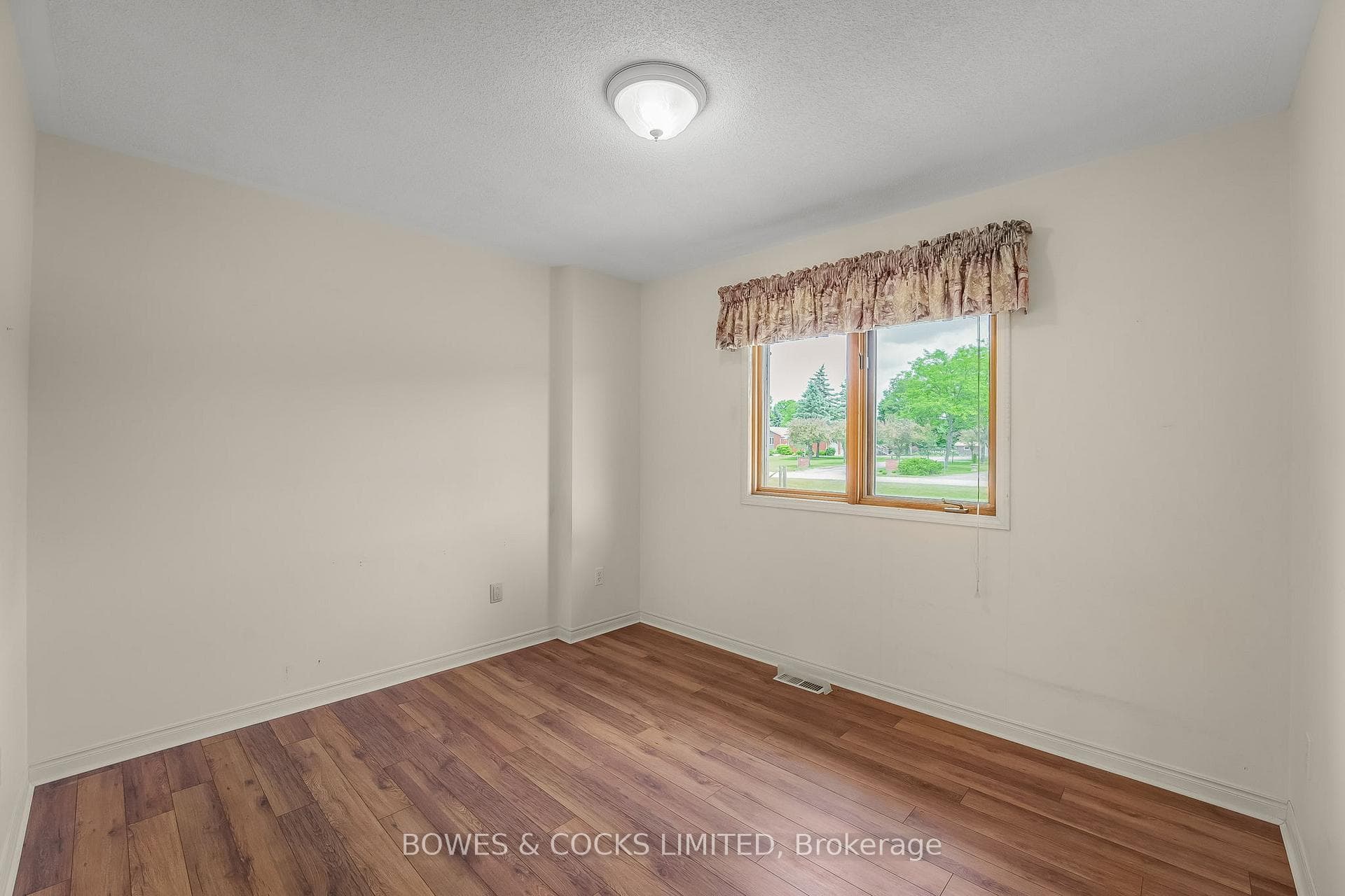 28 Elliott Drive photo 22