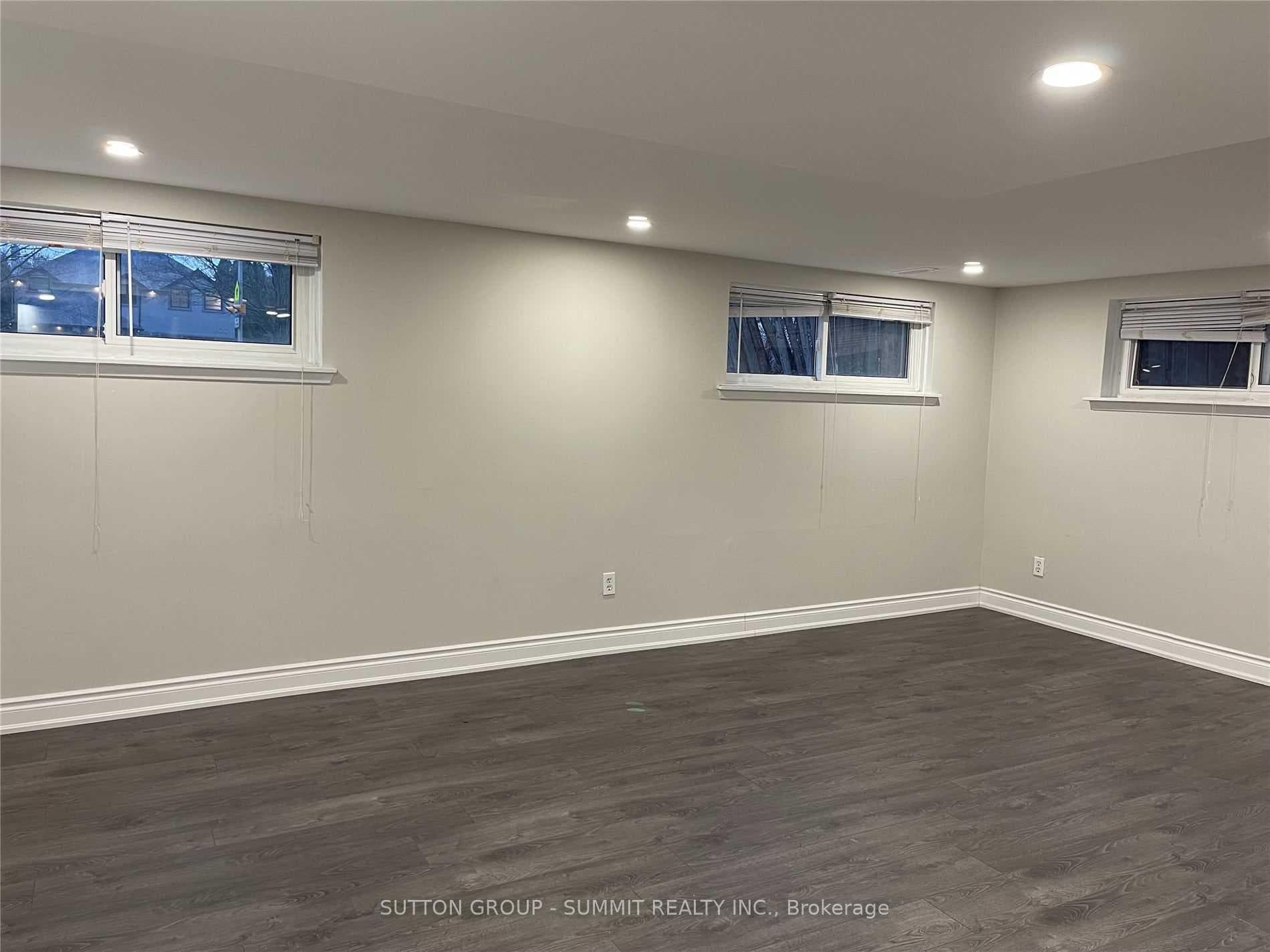 1093 Rebecca Street photo 28