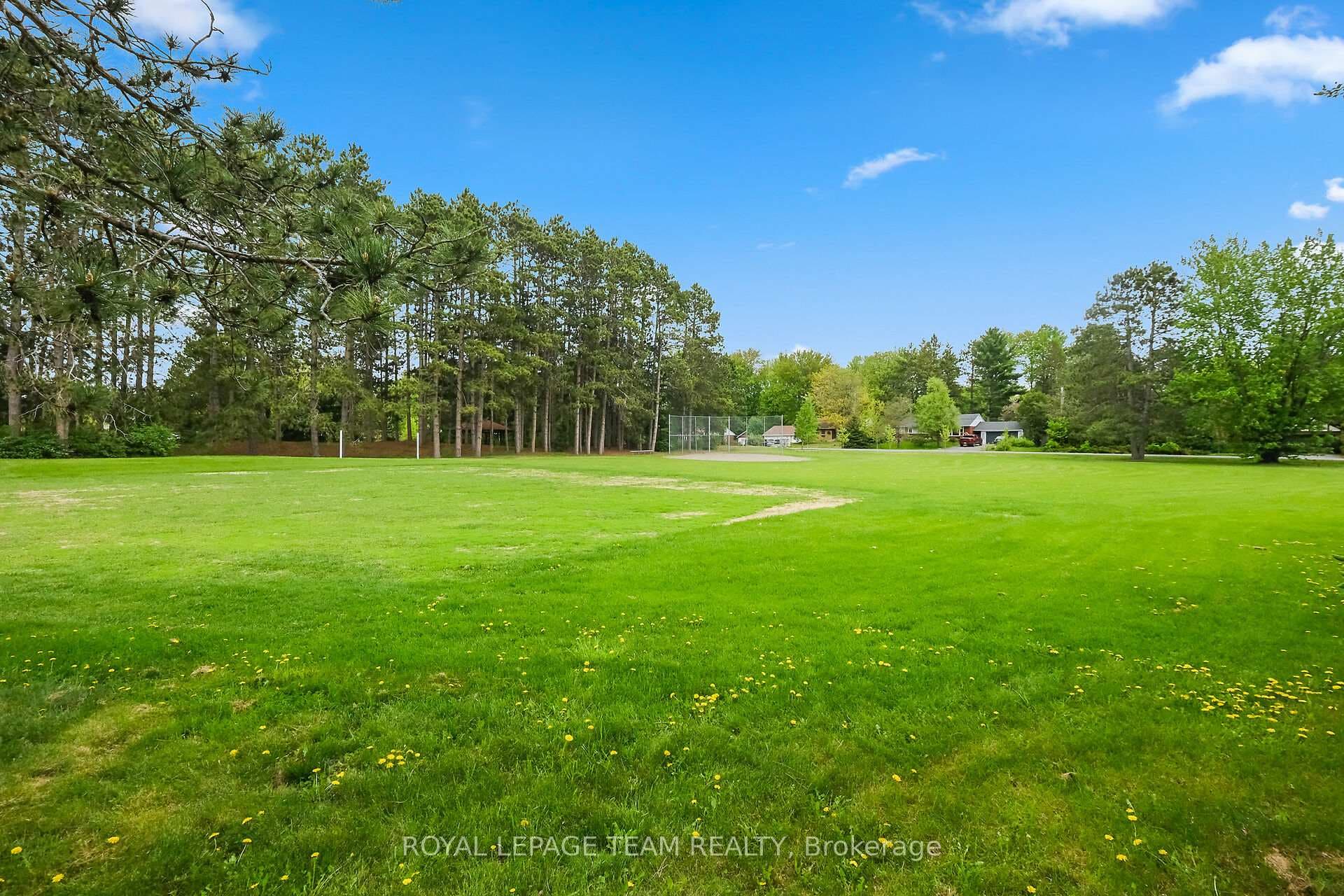 16 Sandy Avenue photo 35