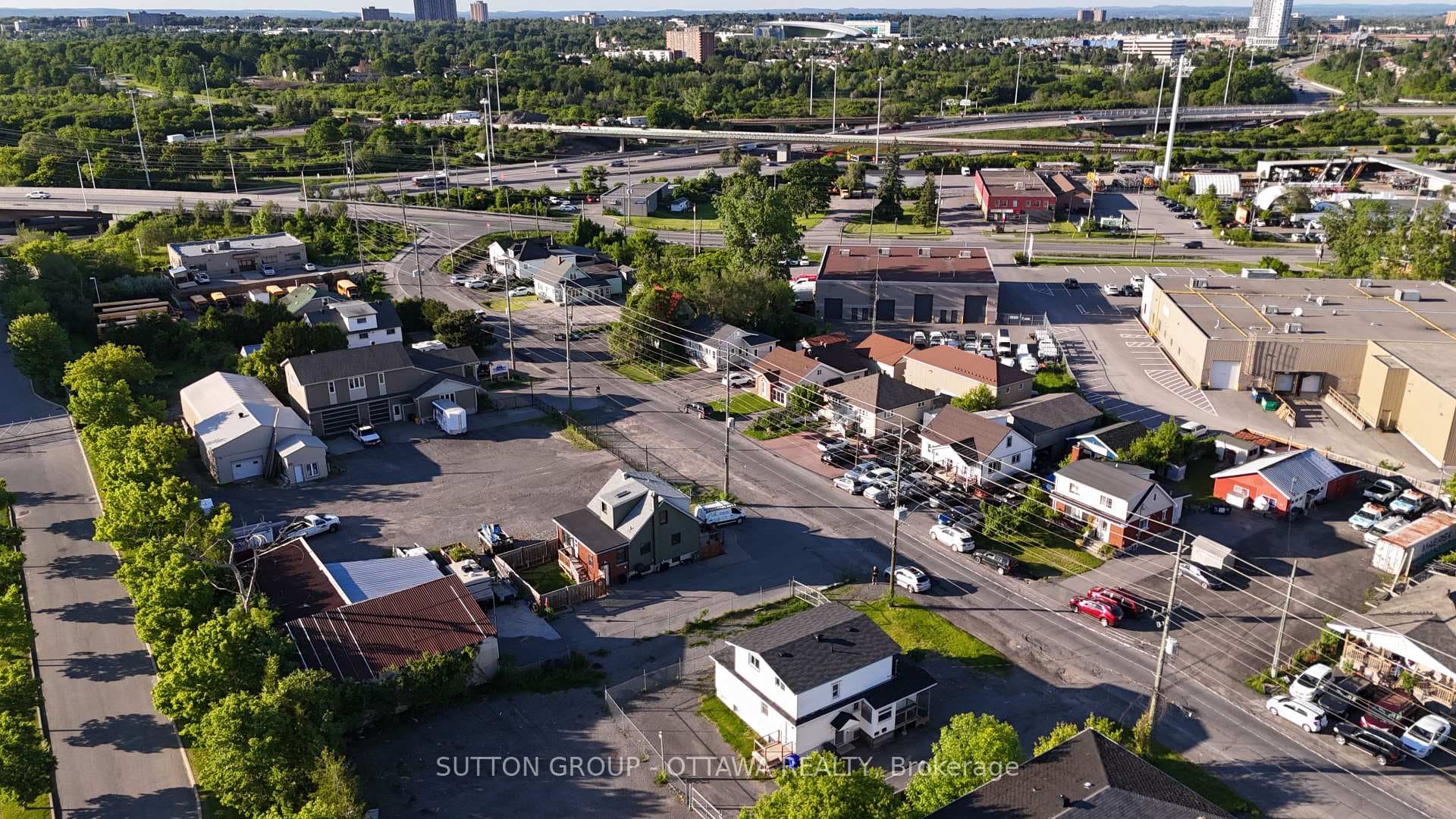 Labrie Avenue - Context