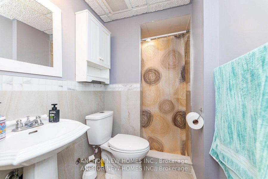 55 Meekings Drive photo 29
