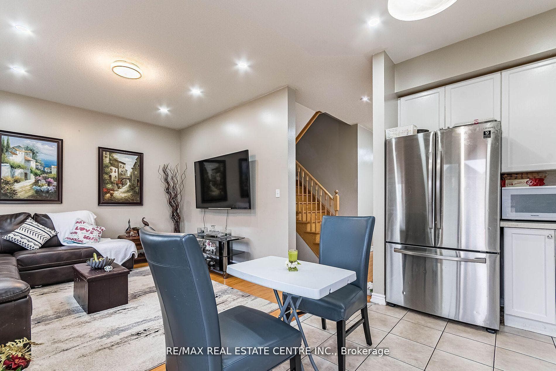 45 Commodore Drive photo 12