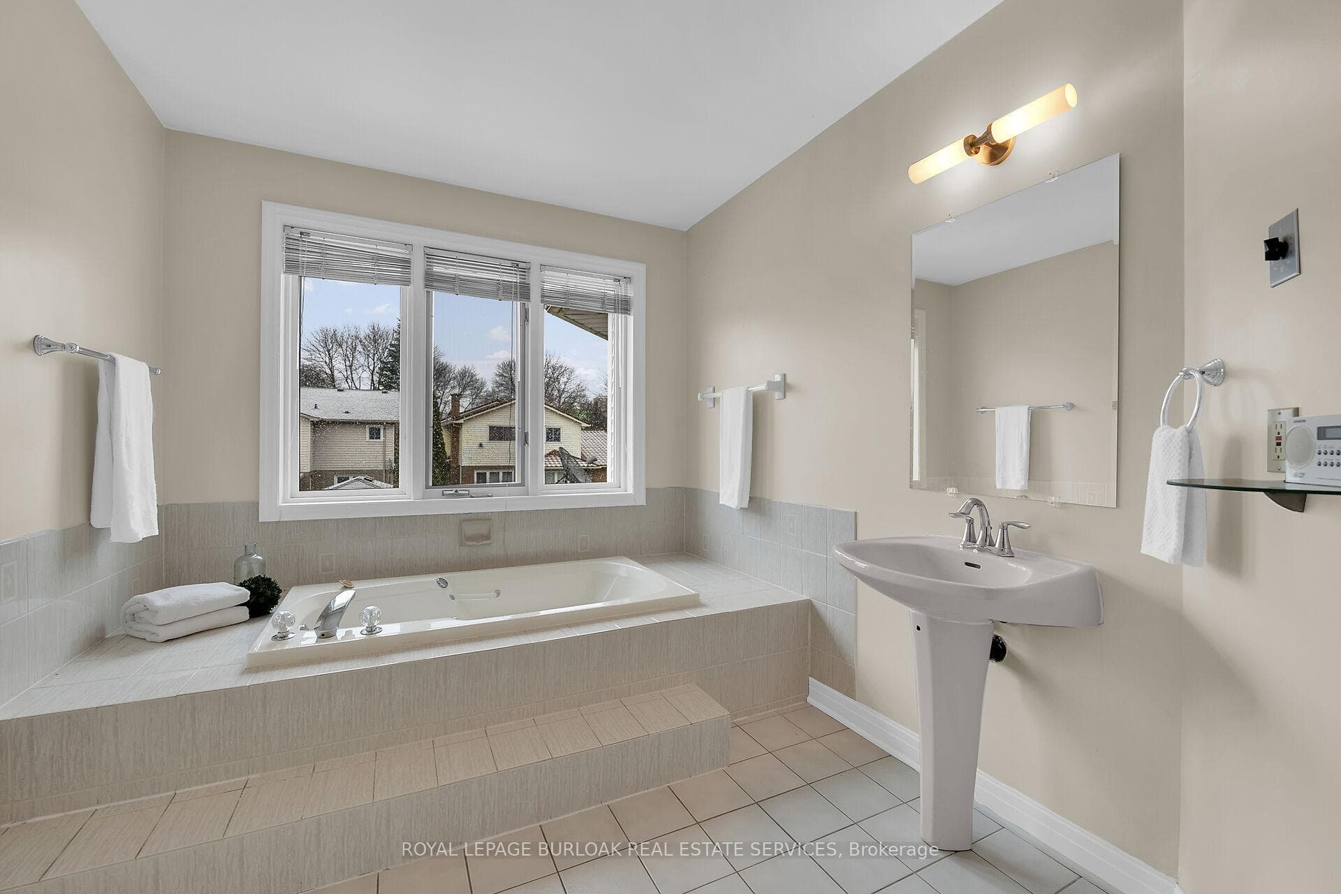 45 Stoney Brook Crescent photo 22