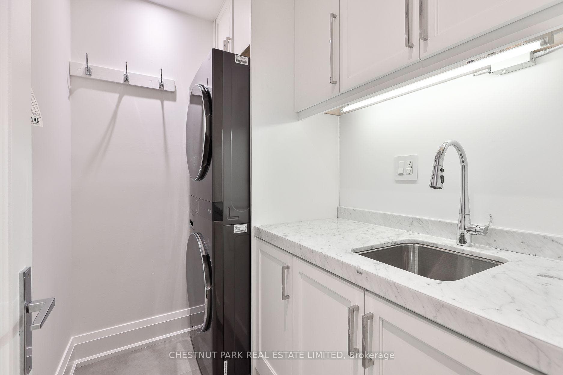 16 Scarth Road Unit 1 photo 20