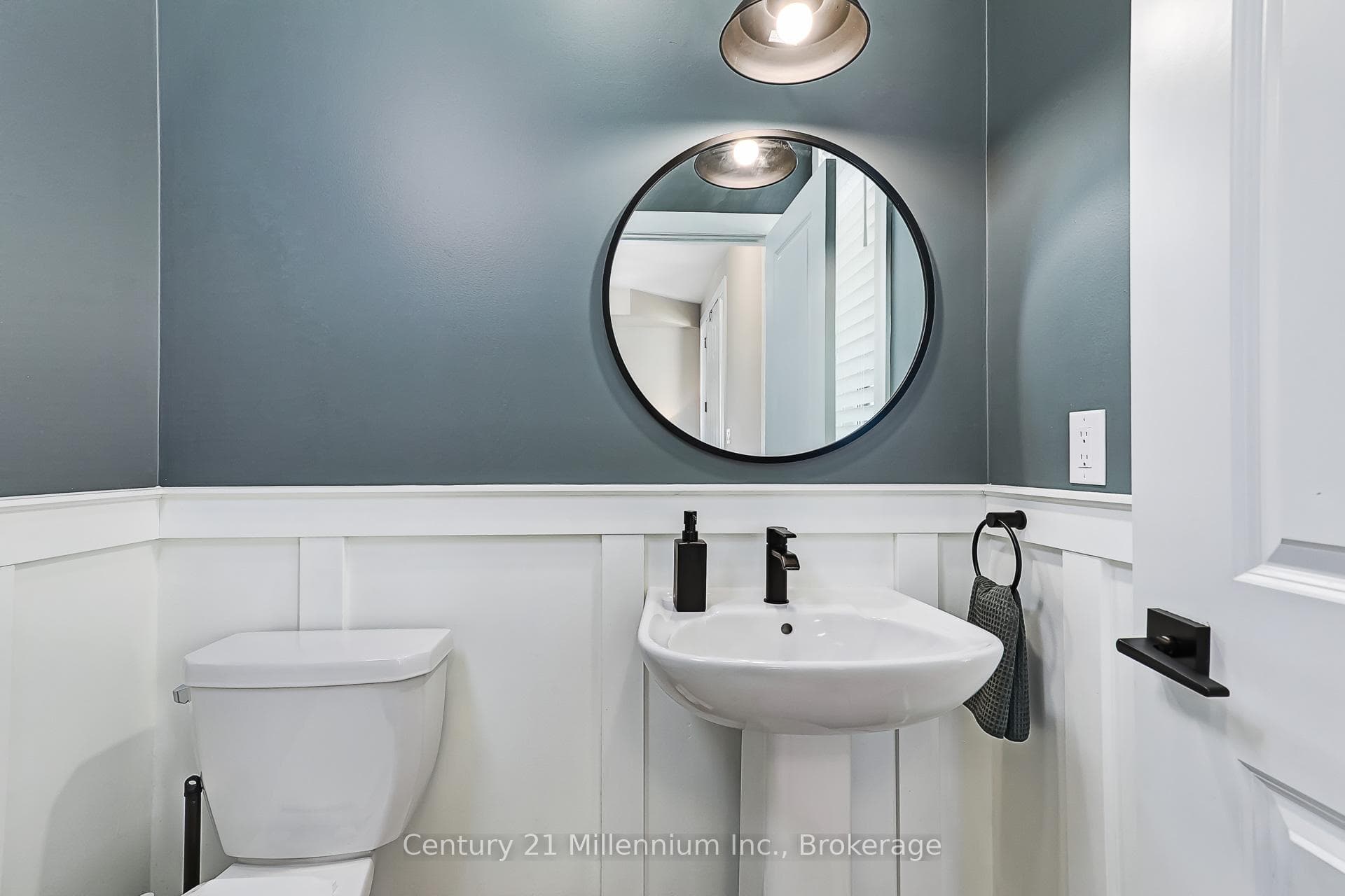135 Sycamore Street photo 20