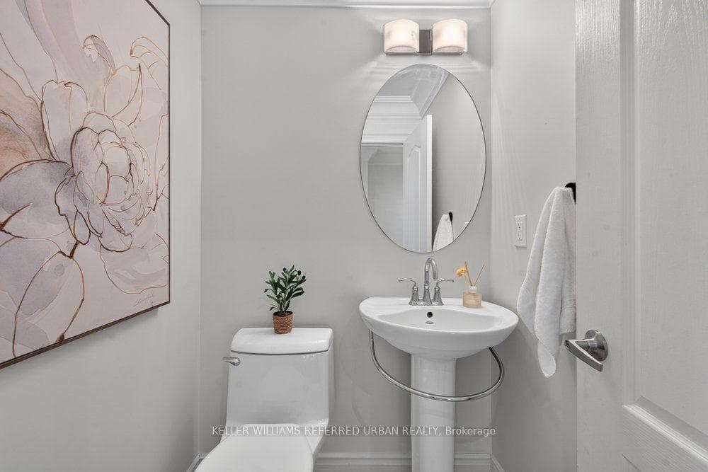 233 Finch Avenue photo 16