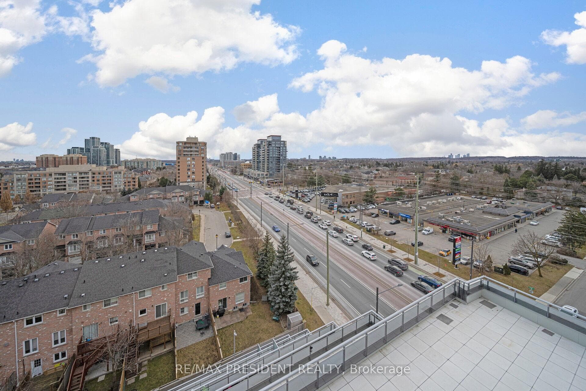 9191 Yonge Street Unit 902 photo 27
