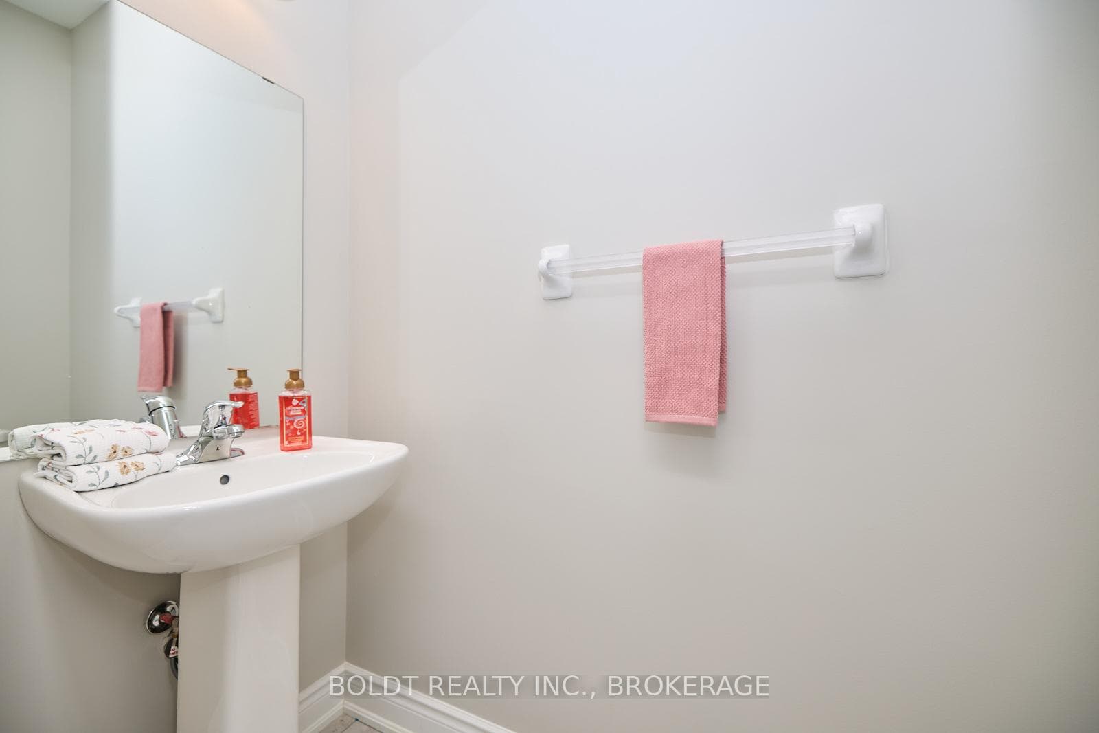 66 HOMESTEAD Way photo 5