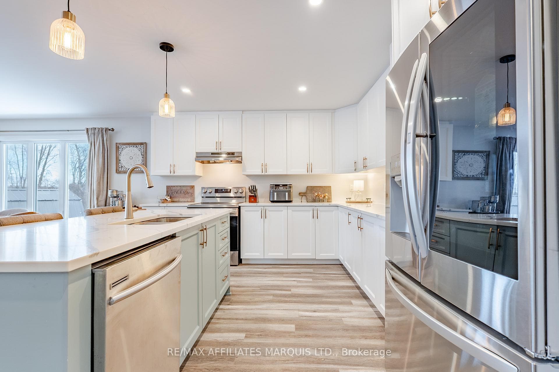 1108 Nicolas Crescent photo 23