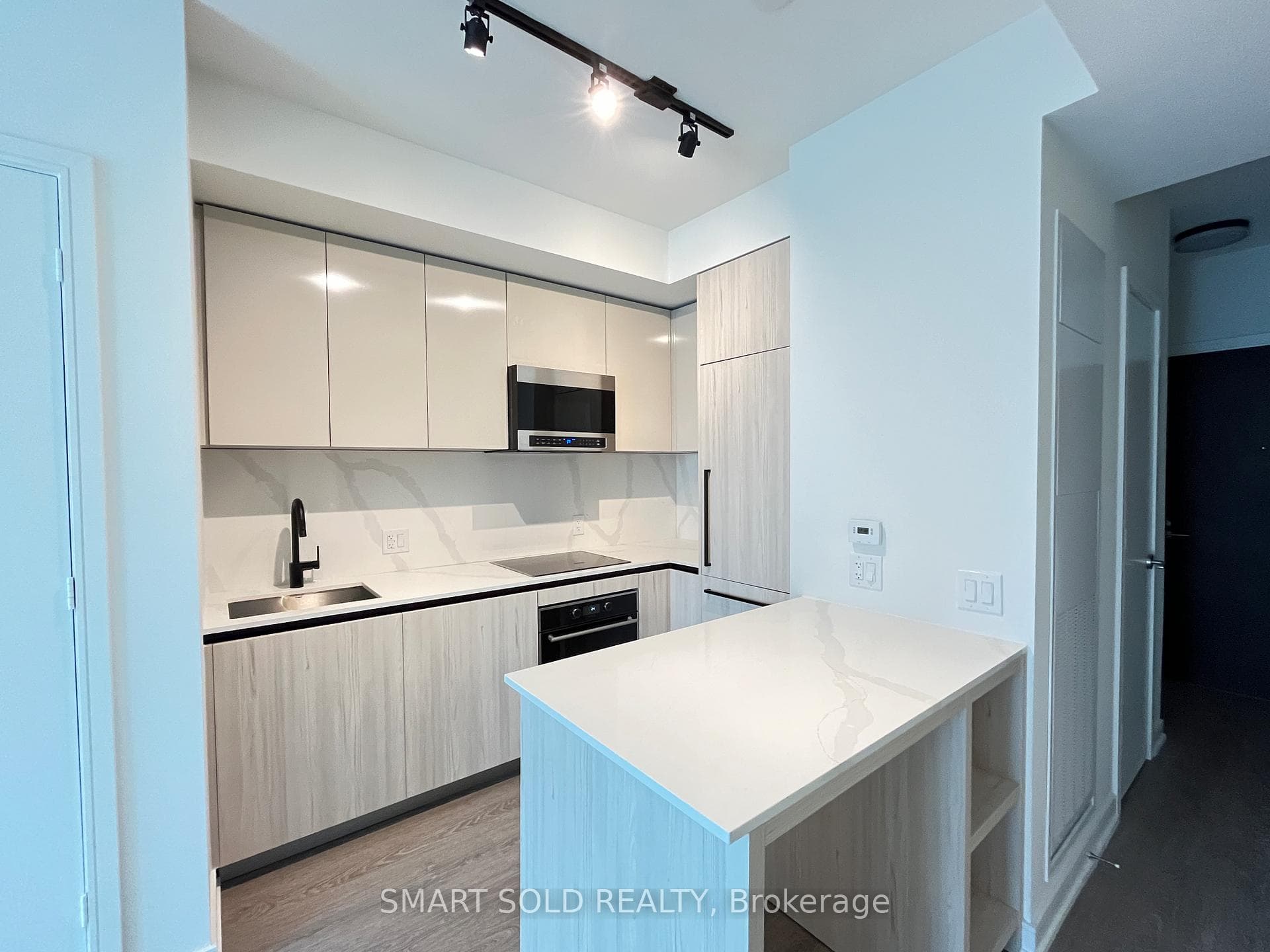 425 Front Street Unit 619 photo 4