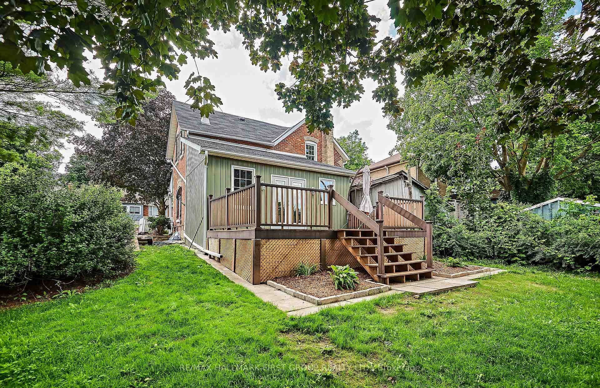 11 Albert Street photo 26