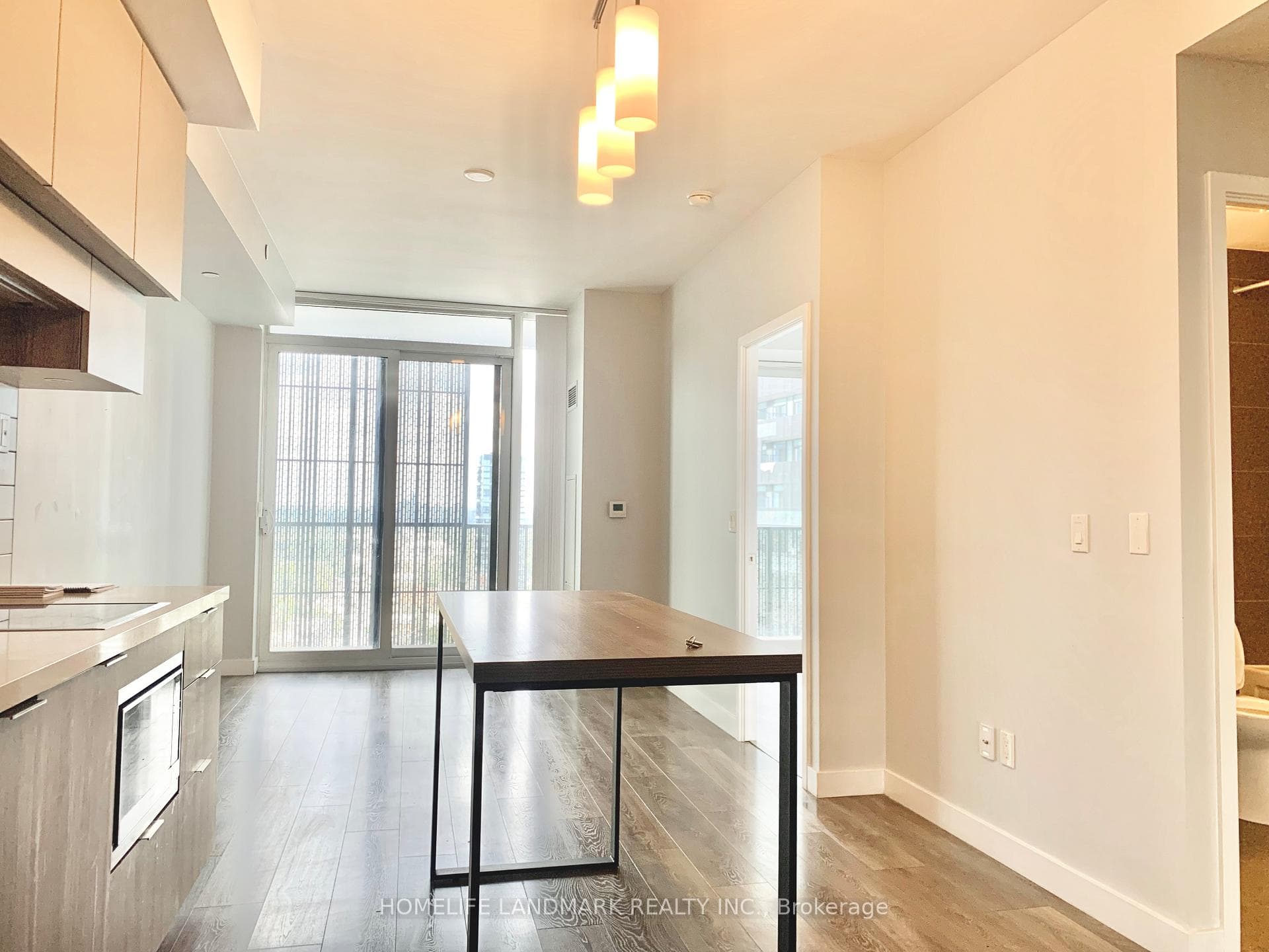 8 Eglinton Avenue Unit 2207 photo 12