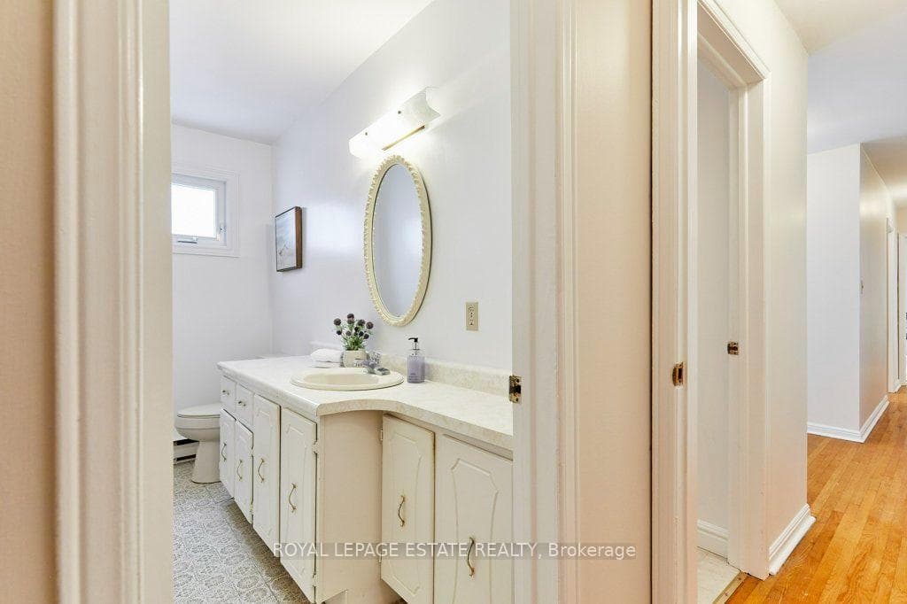 Primary 2 pc bath