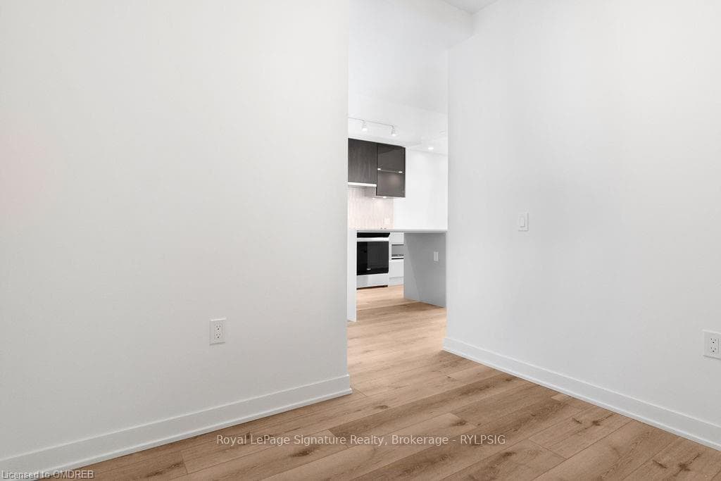 395 DUNDAS Street Unit 513 photo 17