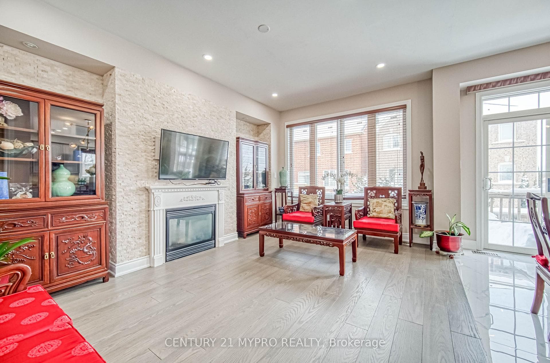 72 Vandervoort Drive photo 6