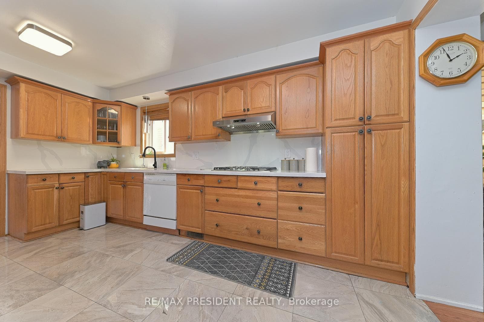 4 Morton Way photo 7