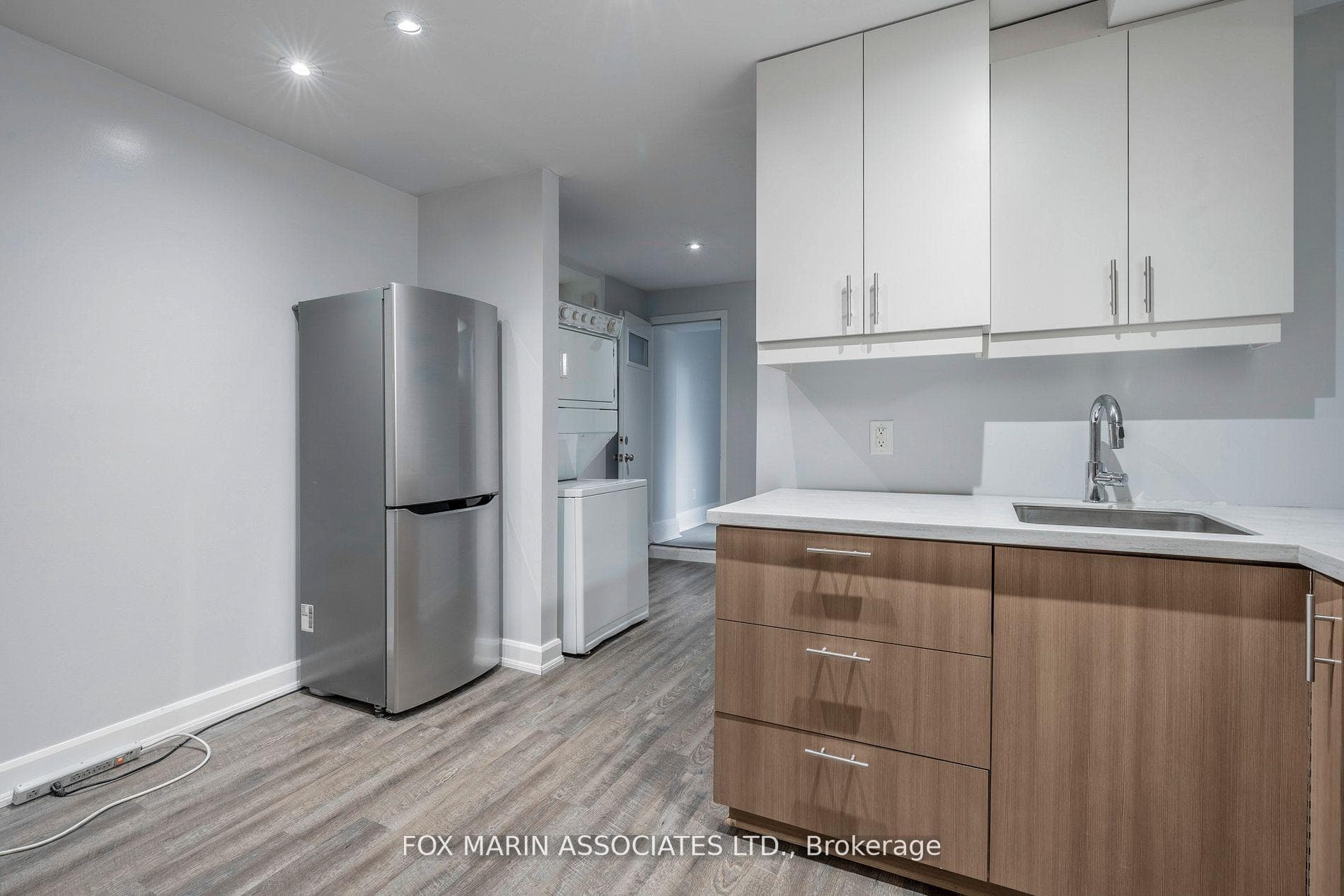 19 Pretoria Avenue Unit Lower photo 14