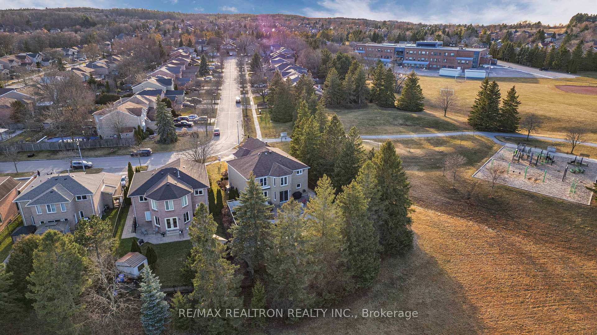 257 Petheram Place photo 40